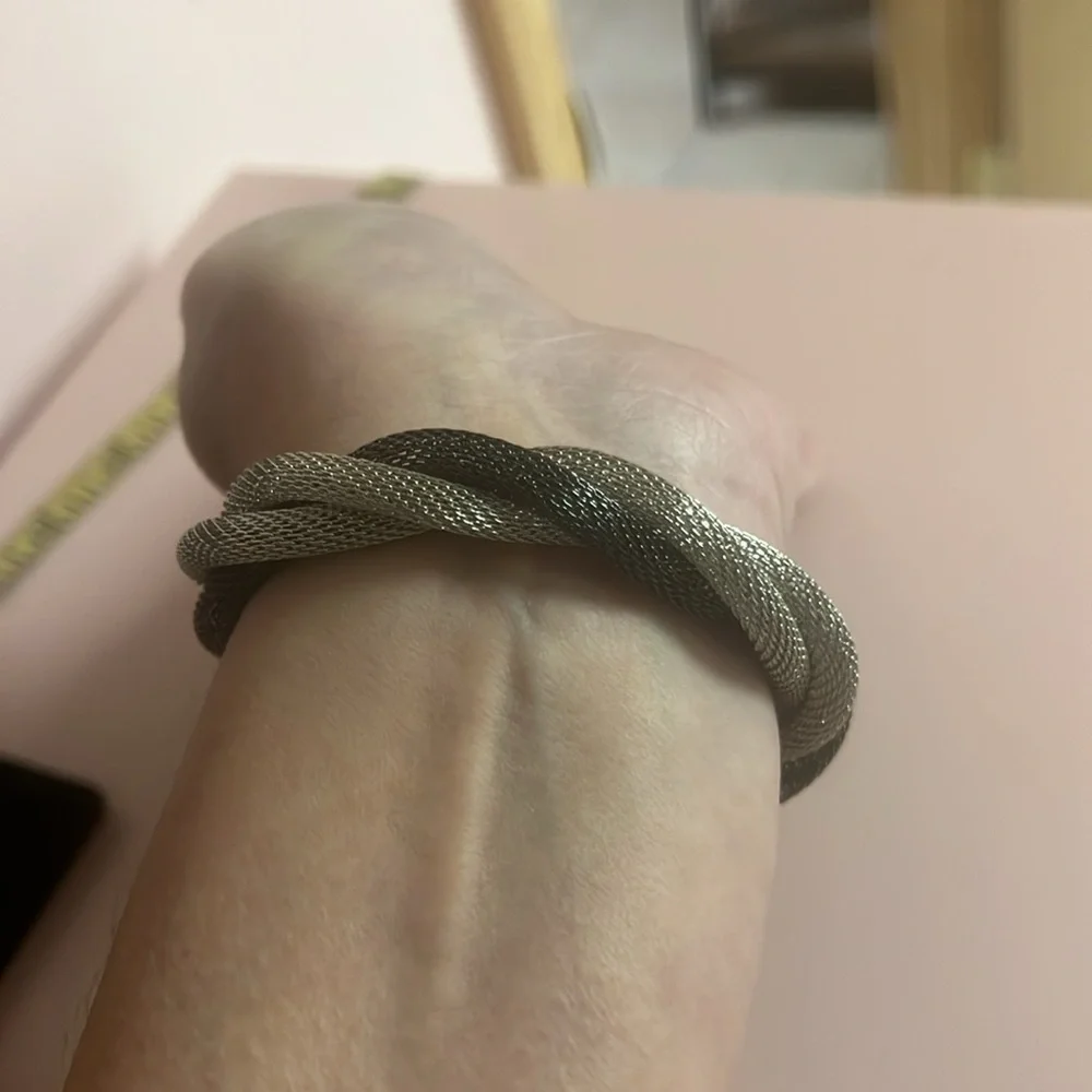 Magnetic clasp metal bracelet